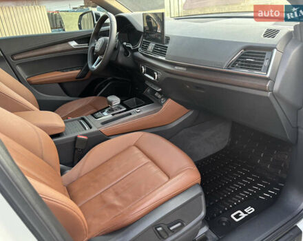 Белый Ауди Ку 5, объемом двигателя 2 л и пробегом 62 тыс. км за 30990 $, фото 54 на Automoto.ua