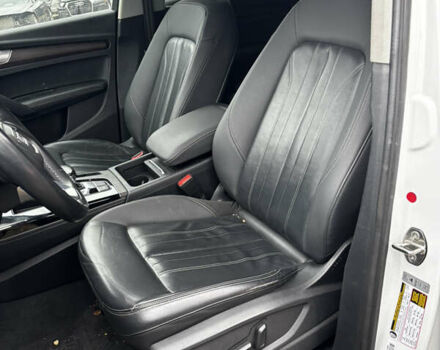 Белый Ауди Ку 5, объемом двигателя 1.98 л и пробегом 122 тыс. км за 27000 $, фото 13 на Automoto.ua