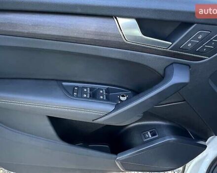 Білий Ауді Ку 5, об'ємом двигуна 1.98 л та пробігом 51 тис. км за 37500 $, фото 12 на Automoto.ua