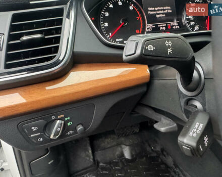 Белый Ауди Ку 5, объемом двигателя 1.98 л и пробегом 60 тыс. км за 33800 $, фото 16 на Automoto.ua