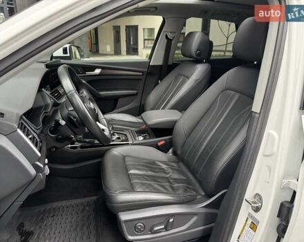 Белый Ауди Ку 5, объемом двигателя 1.98 л и пробегом 73 тыс. км за 31500 $, фото 12 на Automoto.ua