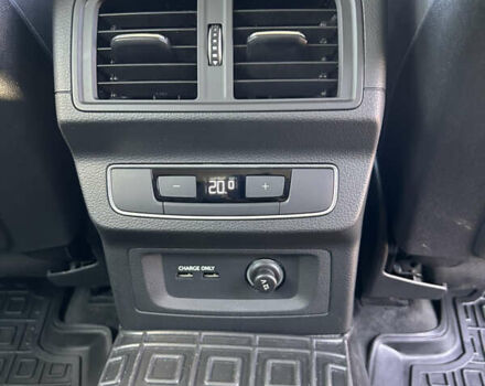 Белый Ауди Ку 5, объемом двигателя 1.98 л и пробегом 38 тыс. км за 54000 $, фото 26 на Automoto.ua