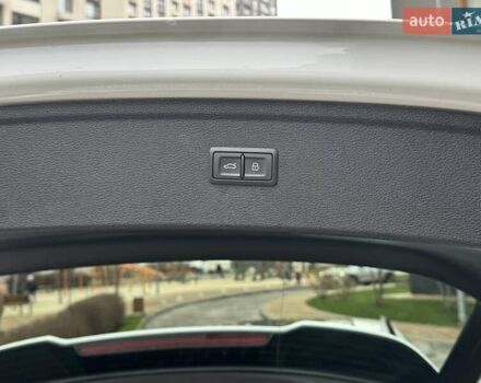 Белый Ауди Ку 5, объемом двигателя 1.98 л и пробегом 73 тыс. км за 31500 $, фото 29 на Automoto.ua