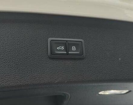 Белый Ауди Ку 5, объемом двигателя 2 л и пробегом 97 тыс. км за 32900 $, фото 50 на Automoto.ua