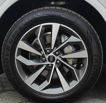 Белый Ауди Ку 5, объемом двигателя 2 л и пробегом 97 тыс. км за 32900 $, фото 14 на Automoto.ua