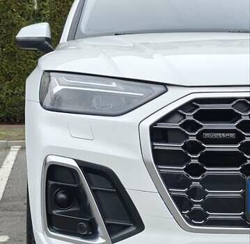 Белый Ауди Ку 5, объемом двигателя 2 л и пробегом 97 тыс. км за 32900 $, фото 13 на Automoto.ua