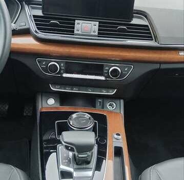 Белый Ауди Ку 5, объемом двигателя 2 л и пробегом 97 тыс. км за 32900 $, фото 33 на Automoto.ua