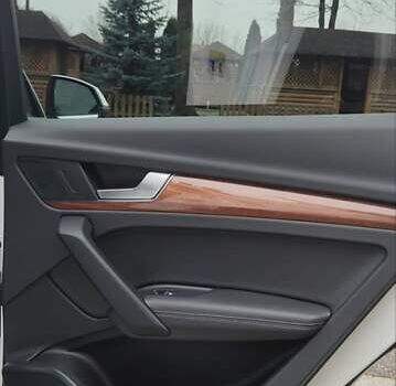 Белый Ауди Ку 5, объемом двигателя 2 л и пробегом 97 тыс. км за 32900 $, фото 38 на Automoto.ua