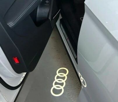 Белый Ауди Ку 5, объемом двигателя 2 л и пробегом 74 тыс. км за 17400 $, фото 4 на Automoto.ua