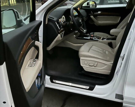 Білий Ауді Ку 5, об'ємом двигуна 1.98 л та пробігом 54 тис. км за 34500 $, фото 6 на Automoto.ua