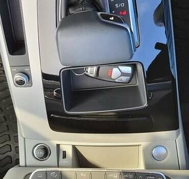 Белый Ауди Ку 5, объемом двигателя 1.98 л и пробегом 13 тыс. км за 56500 $, фото 8 на Automoto.ua