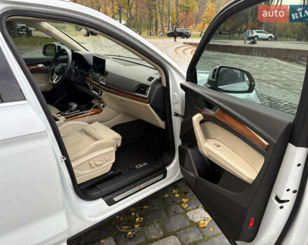 Белый Ауди Ку 5, объемом двигателя 2 л и пробегом 10 тыс. км за 42999 $, фото 7 на Automoto.ua