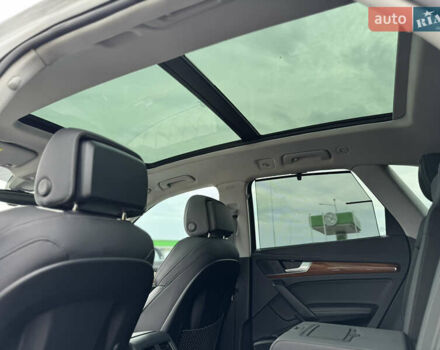 Белый Ауди Ку 5, объемом двигателя 1.98 л и пробегом 29 тыс. км за 32899 $, фото 44 на Automoto.ua