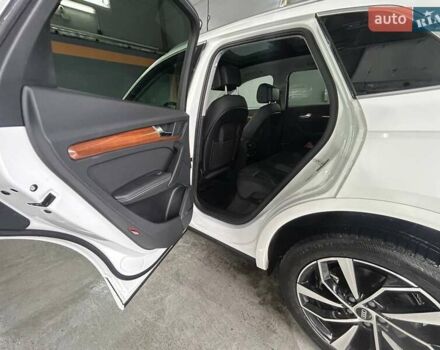 Білий Ауді Ку 5, об'ємом двигуна 1.98 л та пробігом 75 тис. км за 43900 $, фото 19 на Automoto.ua