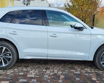 Белый Ауди Ку 5, объемом двигателя 1.98 л и пробегом 13 тыс. км за 56500 $, фото 2 на Automoto.ua