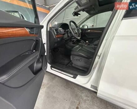 Білий Ауді Ку 5, об'ємом двигуна 1.98 л та пробігом 75 тис. км за 43900 $, фото 14 на Automoto.ua