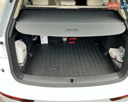 Білий Ауді Ку 5, об'ємом двигуна 1.98 л та пробігом 23 тис. км за 45000 $, фото 9 на Automoto.ua