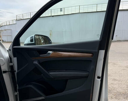 Белый Ауди Ку 5, объемом двигателя 1.98 л и пробегом 80 тыс. км за 38500 $, фото 14 на Automoto.ua