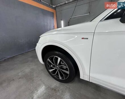 Білий Ауді Ку 5, об'ємом двигуна 1.98 л та пробігом 75 тис. км за 43900 $, фото 5 на Automoto.ua