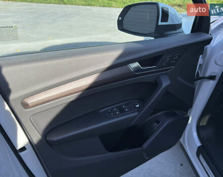 Ауді Ку 5 2023 у Барышевке на Automoto.ua Білий Ауді Ку 5, об'ємом двигуна 1.98 л та пробігом 22 тис. км за 37900 $, фото 34 на Automoto.ua