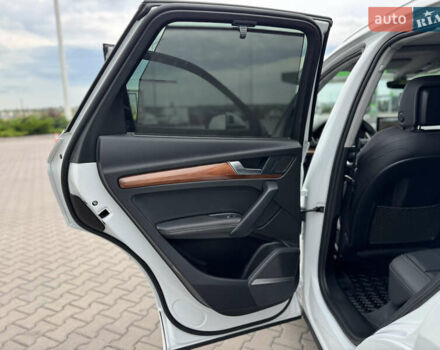 Белый Ауди Ку 5, объемом двигателя 1.98 л и пробегом 29 тыс. км за 32899 $, фото 29 на Automoto.ua