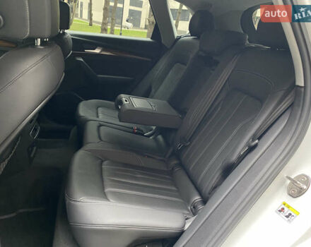 Белый Ауди Ку 5, объемом двигателя 2 л и пробегом 4 тыс. км за 34700 $, фото 25 на Automoto.ua