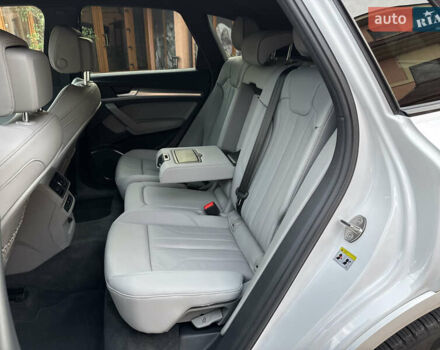 Білий Ауді Ку 5, об'ємом двигуна 2 л та пробігом 5 тис. км за 46500 $, фото 47 на Automoto.ua