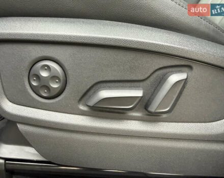 Белый Ауди Ку 5, объемом двигателя 1.98 л и пробегом 17 тыс. км за 37900 $, фото 67 на Automoto.ua