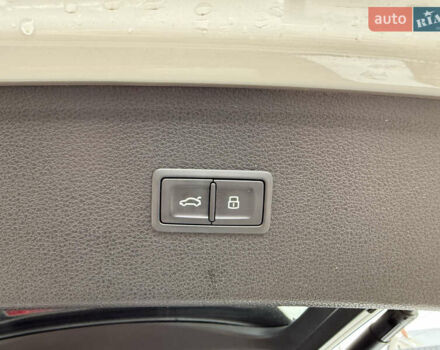 Белый Ауди Ку 5, объемом двигателя 1.98 л и пробегом 17 тыс. км за 37900 $, фото 91 на Automoto.ua