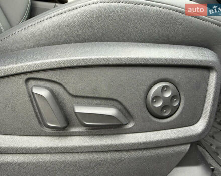 Белый Ауди Ку 5, объемом двигателя 1.98 л и пробегом 17 тыс. км за 37900 $, фото 66 на Automoto.ua