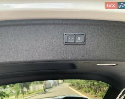 Білий Ауді Ку 5, об'ємом двигуна 1.98 л та пробігом 6 тис. км за 46900 $, фото 8 на Automoto.ua