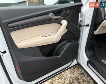 Белый Ауди Ку 5, объемом двигателя 1.98 л и пробегом 21 тыс. км за 38900 $, фото 44 на Automoto.ua