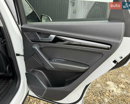 Белый Ауди Ку 5, объемом двигателя 1.98 л и пробегом 17 тыс. км за 37900 $, фото 56 на Automoto.ua