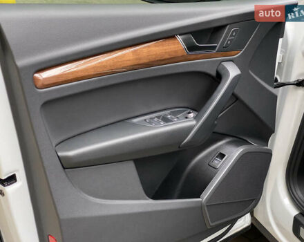 Белый Ауди Ку 5, объемом двигателя 2 л и пробегом 4 тыс. км за 34700 $, фото 17 на Automoto.ua