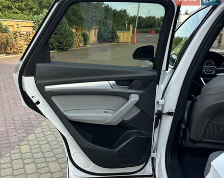 Білий Ауді Ку 5, об'ємом двигуна 2 л та пробігом 5 тис. км за 46500 $, фото 45 на Automoto.ua