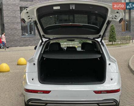 Белый Ауди Ку 5, объемом двигателя 2 л и пробегом 4 тыс. км за 34700 $, фото 30 на Automoto.ua