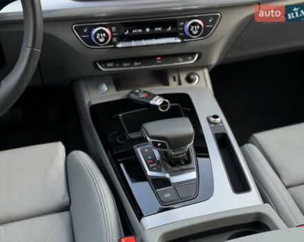 Білий Ауді Ку 5, об'ємом двигуна 2 л та пробігом 5 тис. км за 46500 $, фото 35 на Automoto.ua