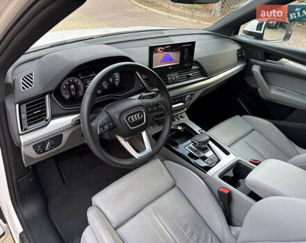 Білий Ауді Ку 5, об'ємом двигуна 2 л та пробігом 5 тис. км за 46500 $, фото 31 на Automoto.ua