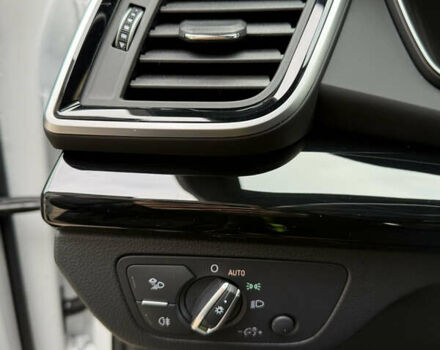 Белый Ауди Ку 5, объемом двигателя 1.97 л и пробегом 12 тыс. км за 59000 $, фото 31 на Automoto.ua