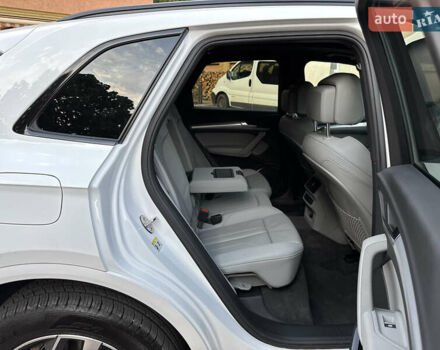 Білий Ауді Ку 5, об'ємом двигуна 2 л та пробігом 5 тис. км за 46500 $, фото 52 на Automoto.ua