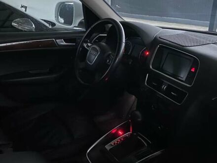 Белый Ауди Ку 5, объемом двигателя 3.2 л и пробегом 297 тыс. км за 9500 $, фото 1 на Automoto.ua