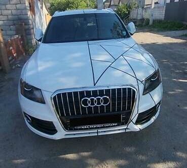 Белый Ауди Ку 5, объемом двигателя 1.98 л и пробегом 198 тыс. км за 14000 $, фото 1 на Automoto.ua