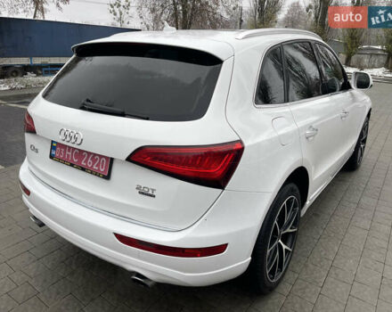 Білий Ауді Ку 5, об'ємом двигуна 2 л та пробігом 250 тис. км за 13999 $, фото 1 на Automoto.ua