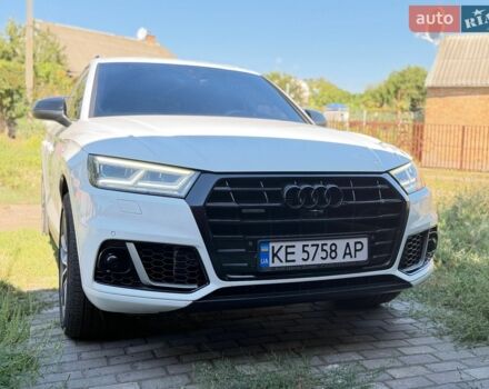 Белый Ауди Ку 5, объемом двигателя 1.97 л и пробегом 200 тыс. км за 25000 $, фото 1 на Automoto.ua