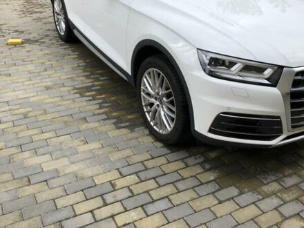 Белый Ауди Ку 5, объемом двигателя 1.97 л и пробегом 132 тыс. км за 39900 $, фото 1 на Automoto.ua