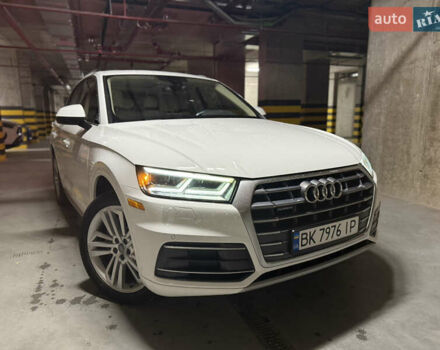 Ауді Ку 5 2017 у Рівному на Automoto.ua Білий Ауді Ку 5, об'ємом двигуна 1.98 л та пробігом 146 тис. км за 23900 $, фото 1 на Automoto.ua