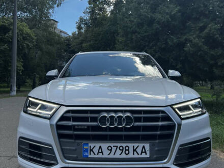 Ауді Ку 5 2018 у Києві на Automoto.ua Білий Ауді Ку 5, об'ємом двигуна 1.98 л та пробігом 36 тис. км за 29700 $, фото 1 на Automoto.ua