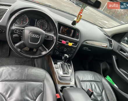 Черный Ауди Ку 5, объемом двигателя 1.98 л и пробегом 260 тыс. км за 12600 $, фото 13 на Automoto.ua