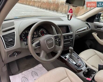 Черный Ауди Ку 5, объемом двигателя 2 л и пробегом 135 тыс. км за 12500 $, фото 28 на Automoto.ua