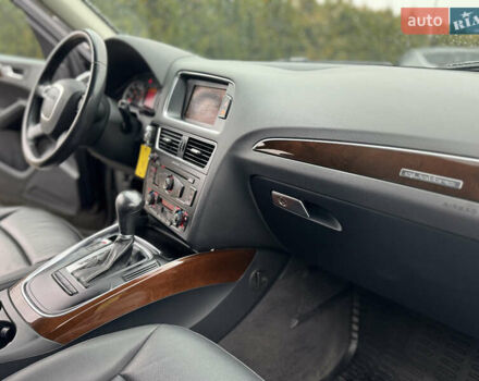 Черный Ауди Ку 5, объемом двигателя 2 л и пробегом 191 тыс. км за 12950 $, фото 27 на Automoto.ua